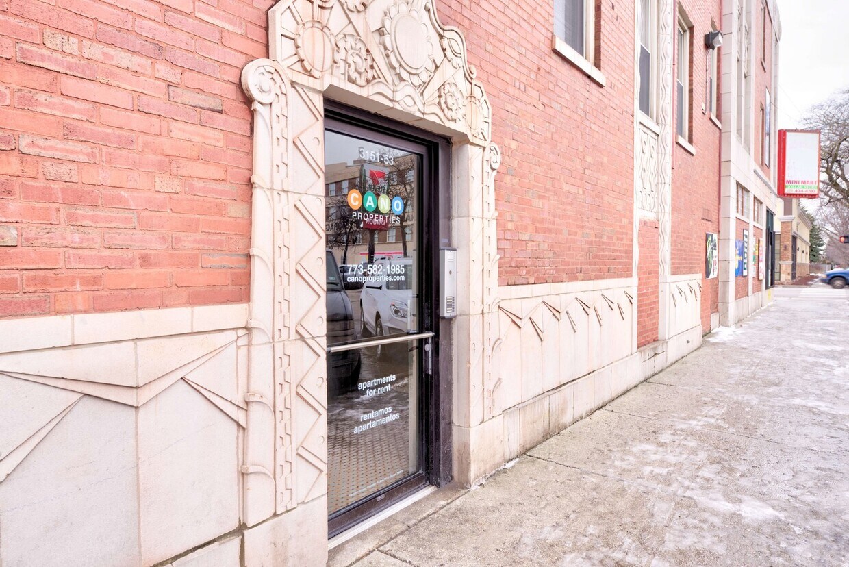 Primary Photo - 3009 W 61st St