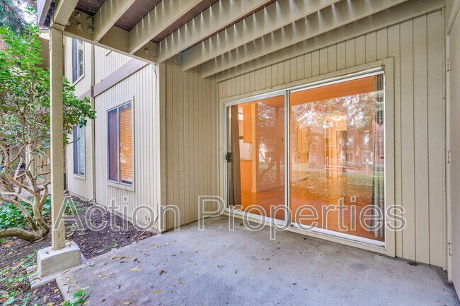 Foto del edificio - 505 Cypress Point Dr