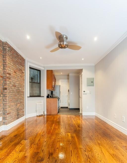 Foto del edificio - 219 E 23rd St