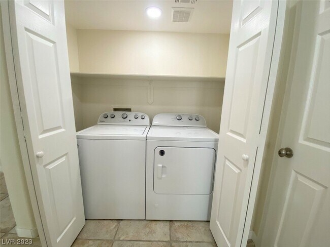 Foto del edificio - 6565 Diamondhead Creek Ct