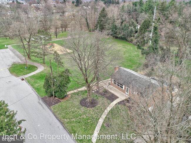 Building Photo - 2 br, 1 bath House - 404 Locust Road
