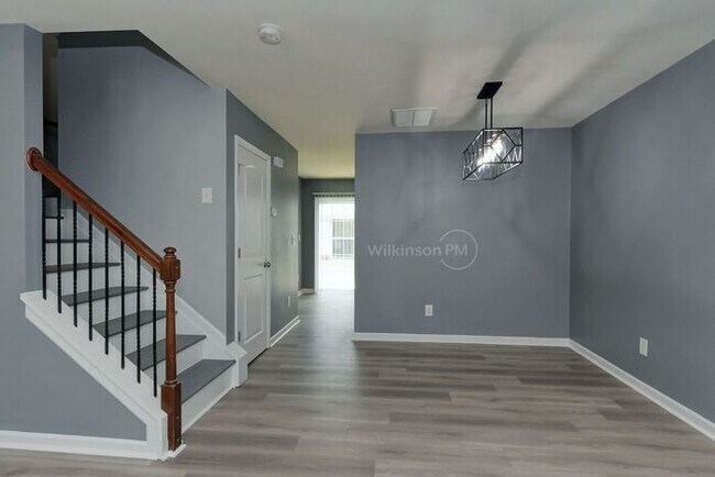 Foto del edificio - Spectacular Fully Renovated 3br/2.5bth Tow...