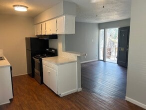Building Photo - 936 Heights Blvd