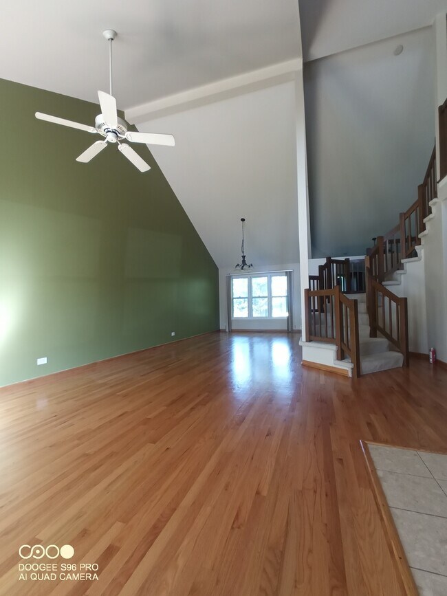 Building Photo - 2544 Live Oak Ln
