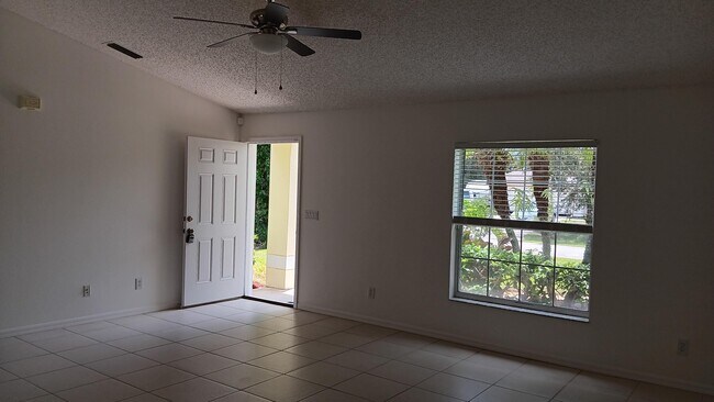 Foto del edificio - 757 Brookedge Terrace