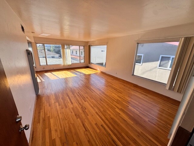 Foto del edificio - 3728 Ingraham St