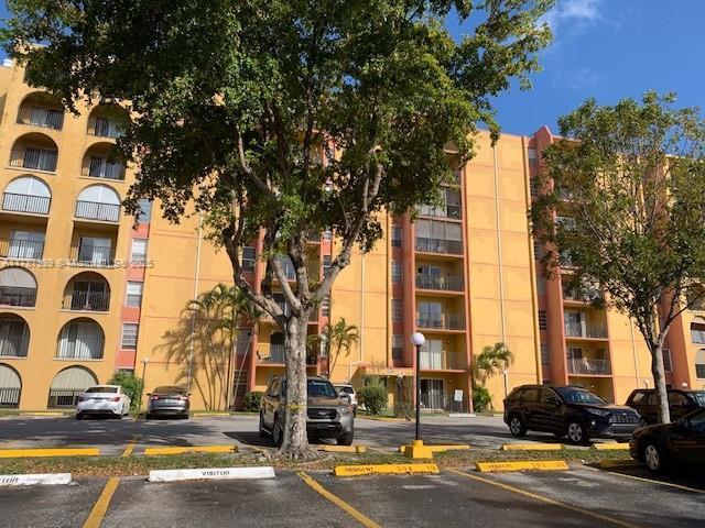 Foto principal - 4801 NW 7th St