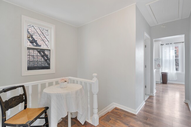 Foto del edificio - 87 Edgewater Pl