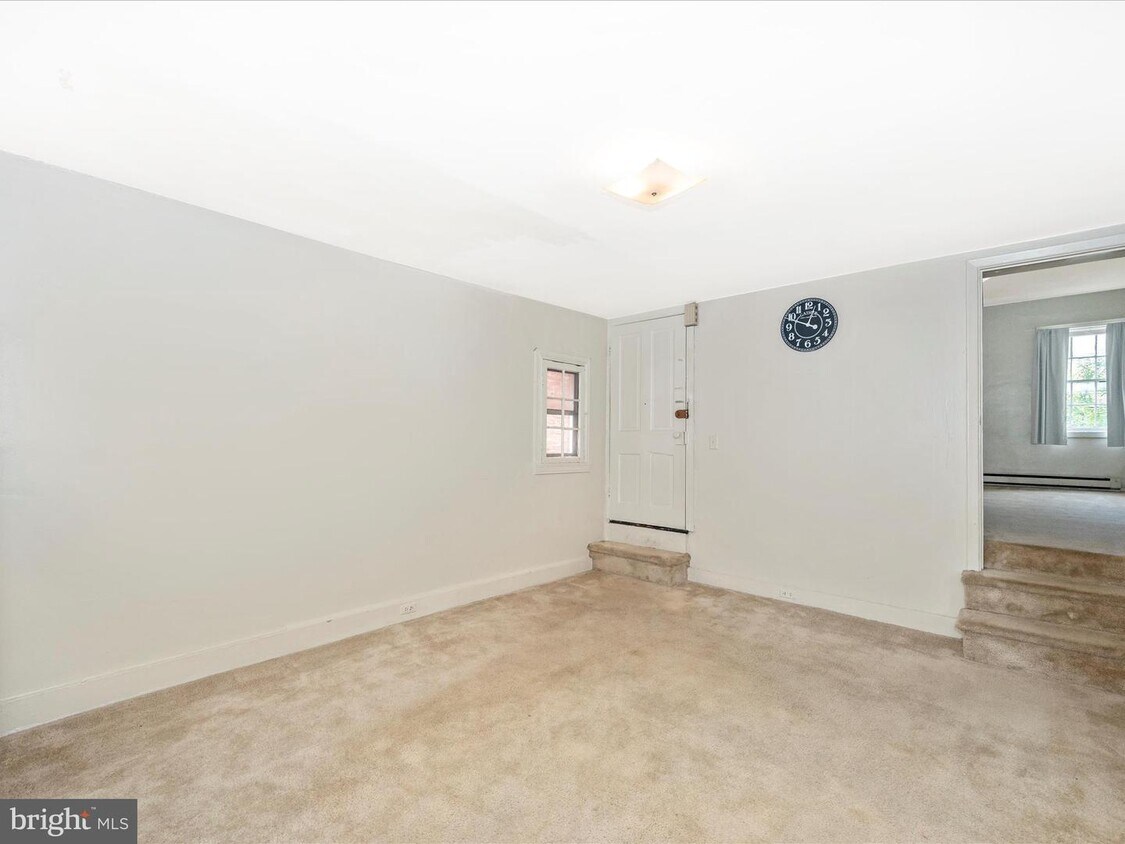 Primary Photo - 326 E Patrick St