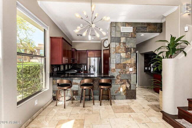 Foto del edificio - 14450 N Thompson Peak Pkwy