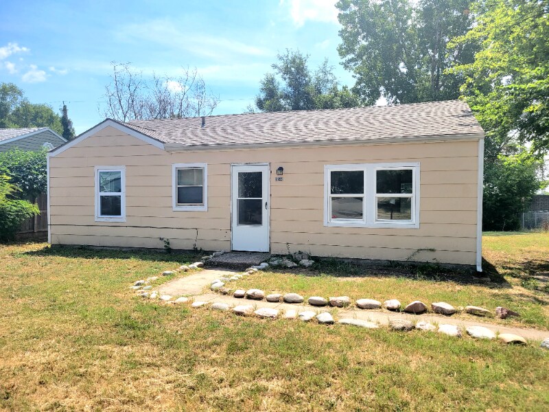 Primary Photo - 3225 E Idlewild Dr