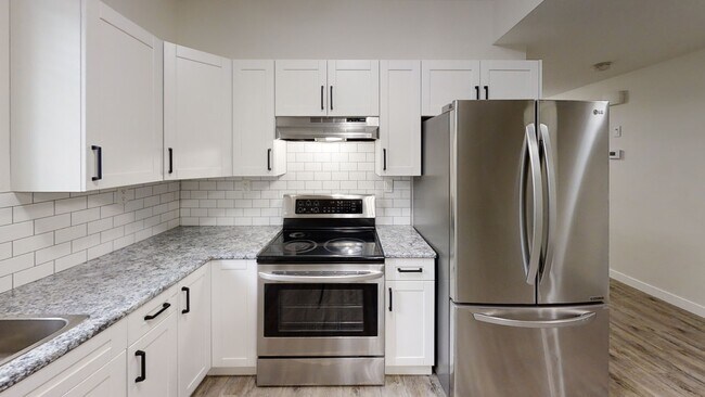 Photo du bâtiment - 9607B 113 Ave