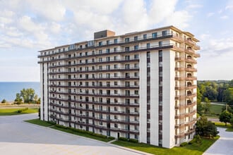 Building Photo - Marina Park Place