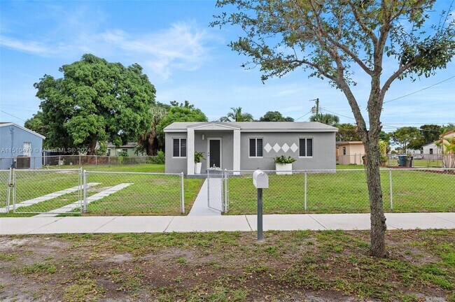 Building Photo - 16341 NW 17th Pl