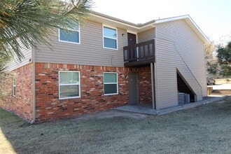 Building Photo - 300 Chalmette Dr
