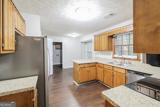 Foto del edificio - 1418 Hillside Pl SE