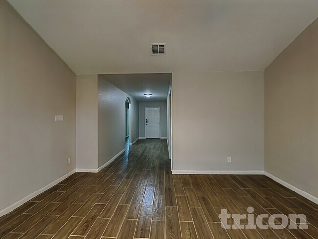 Foto del edificio - 6219 Still Meadow