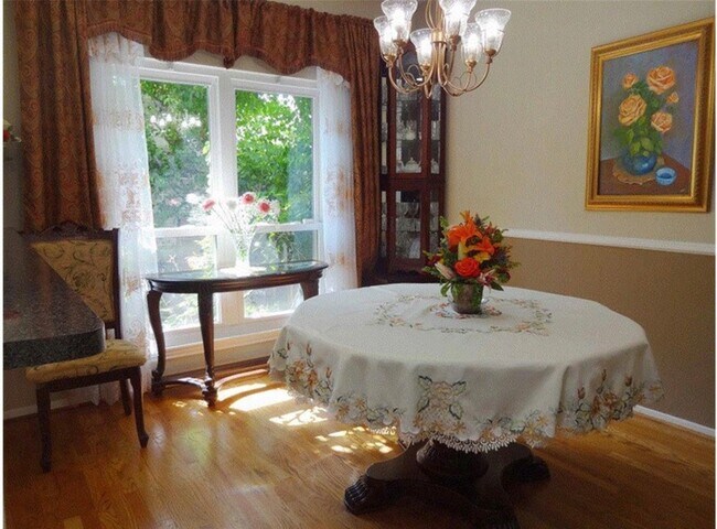 Foto del edificio - 5911 Woodway Place Ct