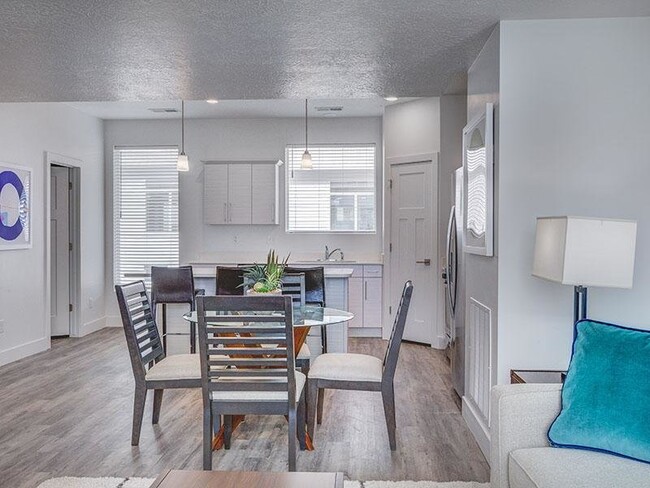 Comedor - Coventry Townhomes