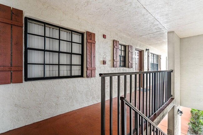 Building Photo - 4151 Oak Terrace Dr