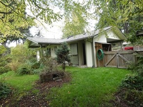 Building Photo - 3322 Upland Ln