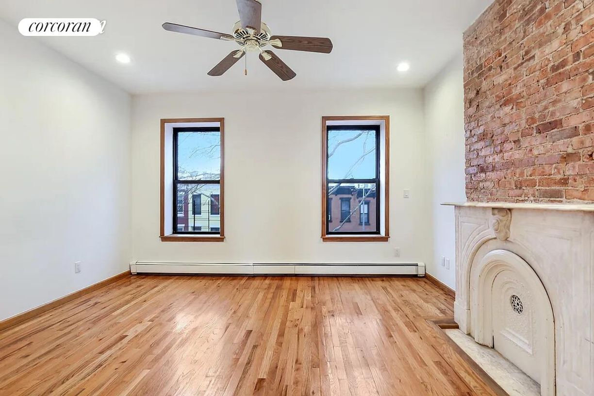 Primary Photo - 30 1st St