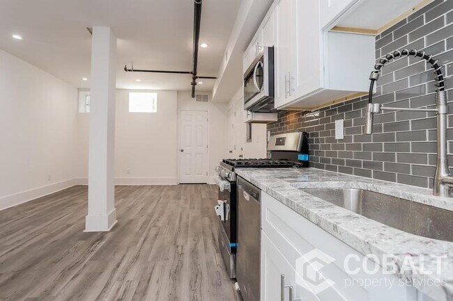 Foto del edificio - 678 Moreland Ave NE