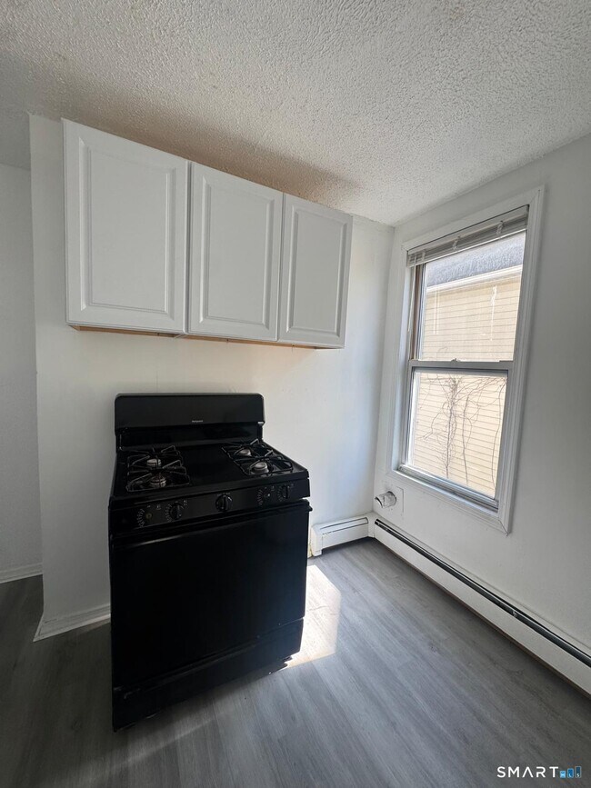 Building Photo - 265 6th St