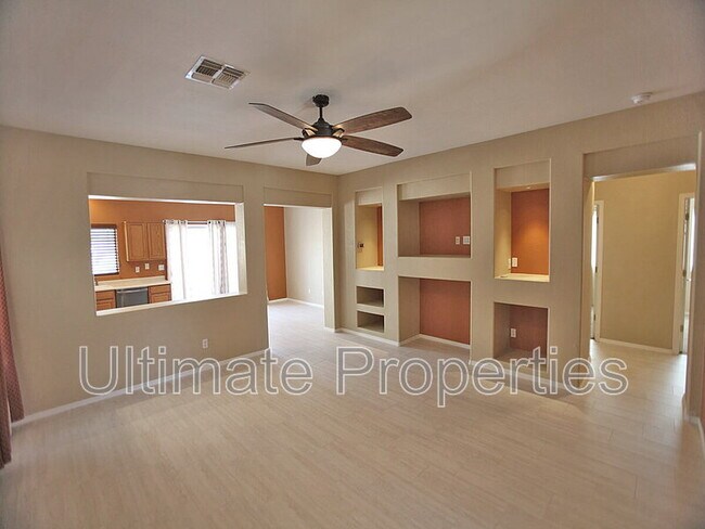 Foto del edificio - 12916 W Crittenden Ln