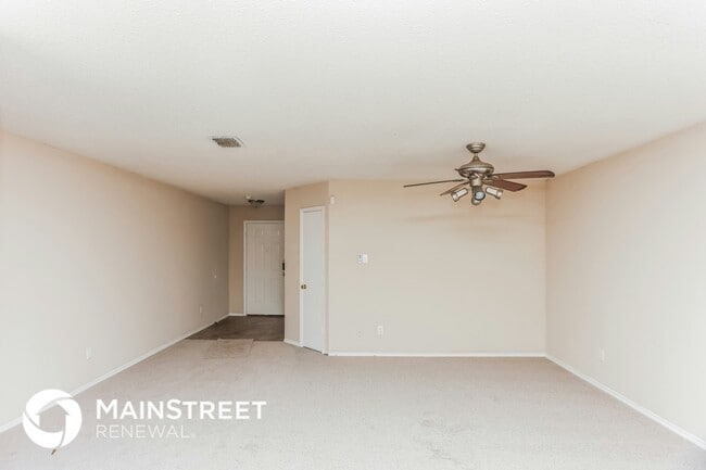 Foto del edificio - 2721 Meadowlark Dr