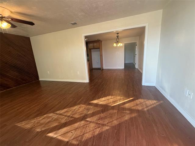 Foto del edificio - 4043 FM897