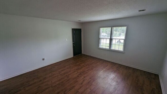 Building Photo - Boiling Springs *desired street* 2 BEDROOMS!