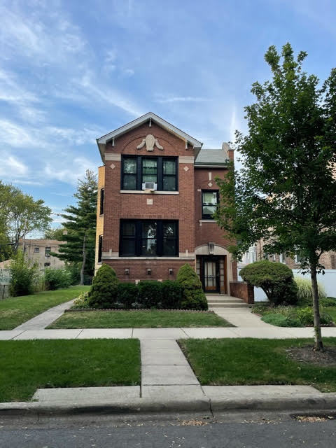 Primary Photo - 5450 W Leland Ave