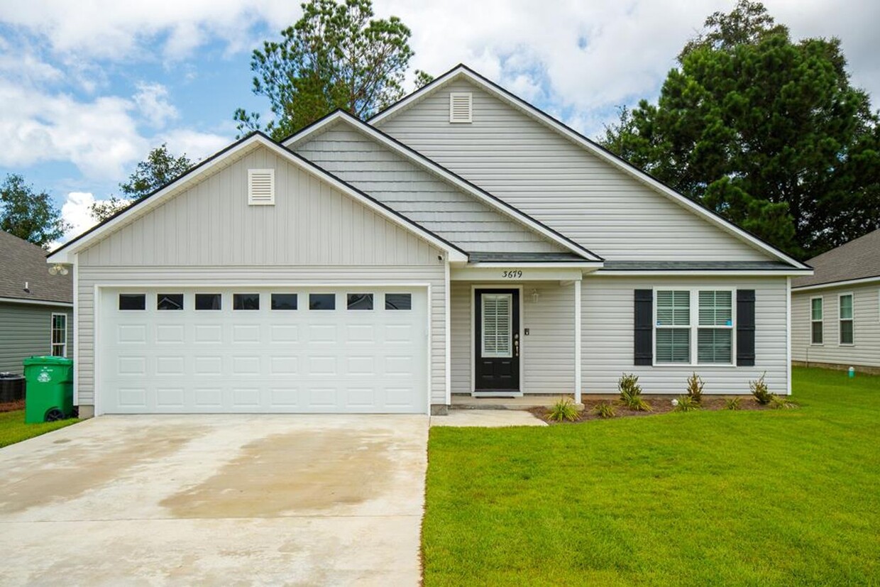 Foto principal - Contemporary 3BR/2.5BA Home with 2-Car Gar...