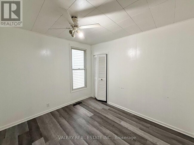 Building Photo - 824 Lincoln Rd