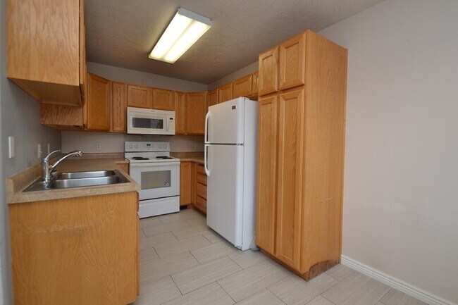 Building Photo - 1667 Madison Vw Dr