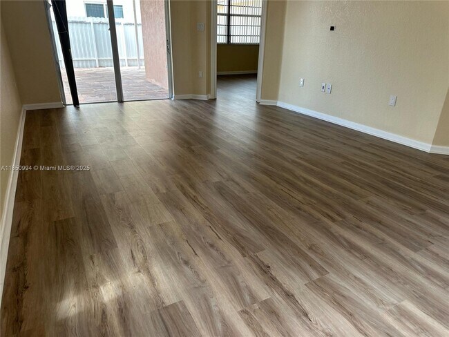 Foto del edificio - 2210 NE 37th Rd