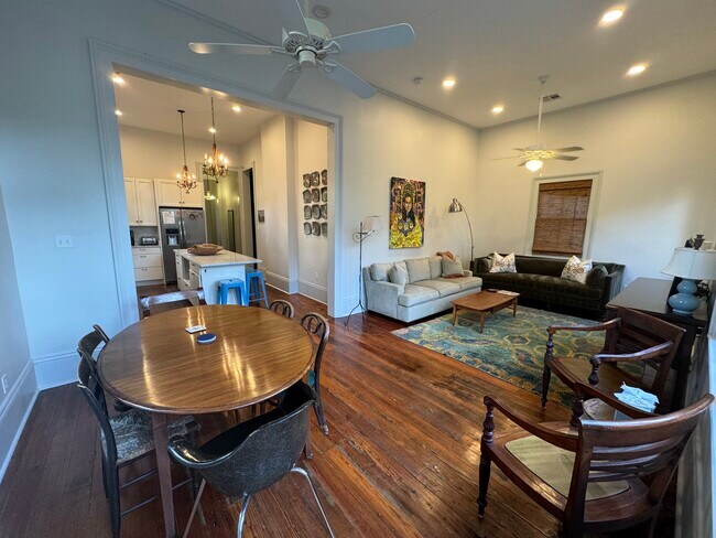 Foto del edificio - 4217 Camp St