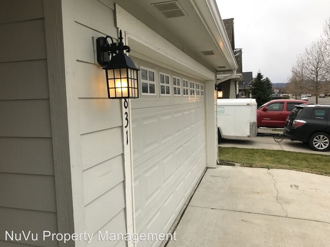 Building Photo - 1831 Yaquina Dr