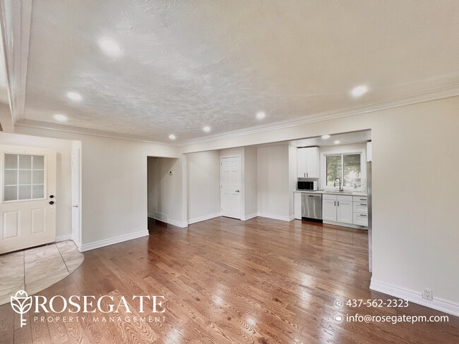 Building Photo - Newly Renovated 3-Bedroom Detached Home wi...