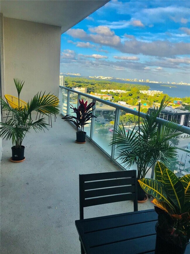 Foto del edificio - 3470 E Coast Ave