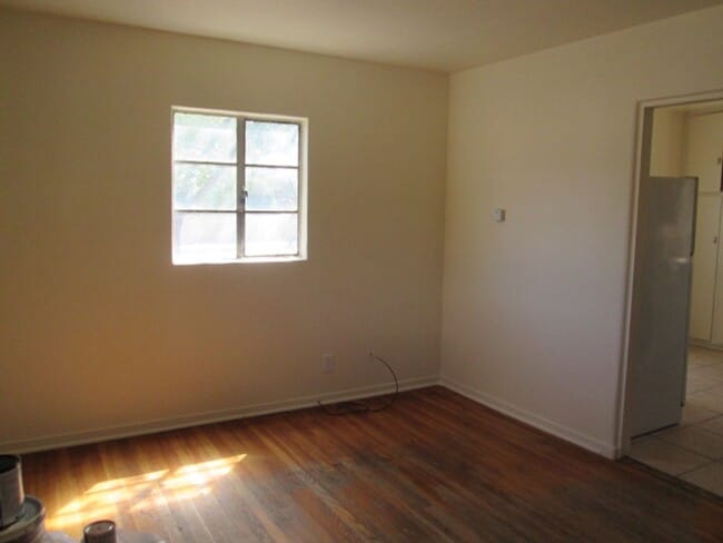 Building Photo - 1201 Princeton Dr NE