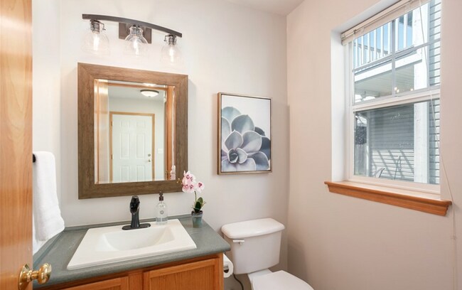 Powder room on the main floor - 2829 Valencia St