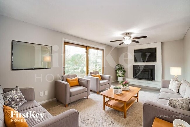 Building Photo - 815 Mcdonell Dr