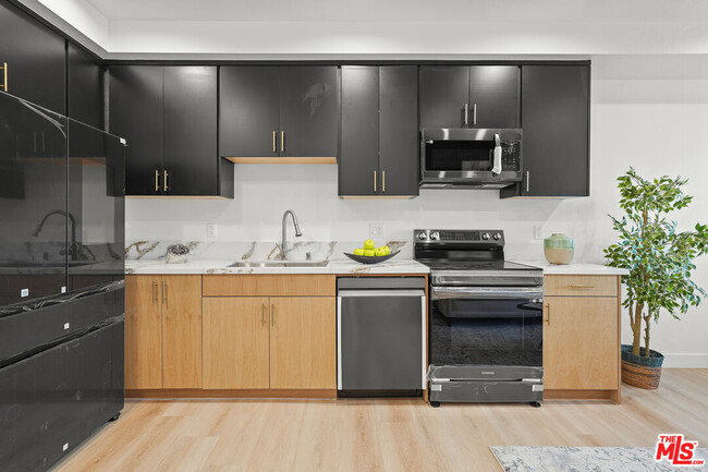Foto del edificio - 4204 Willimet Ave