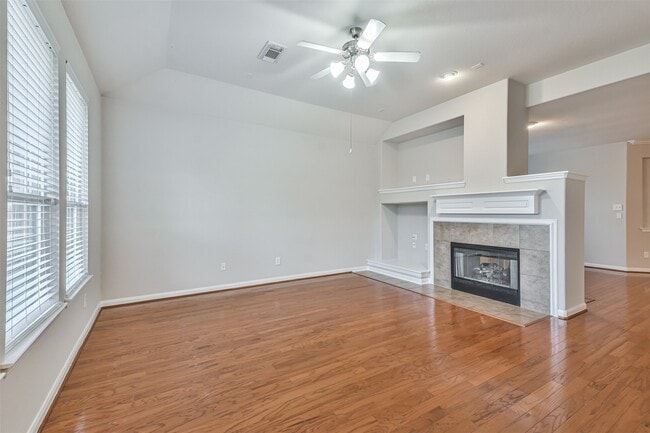 Foto del edificio - 9506 Gramond Hall Ct