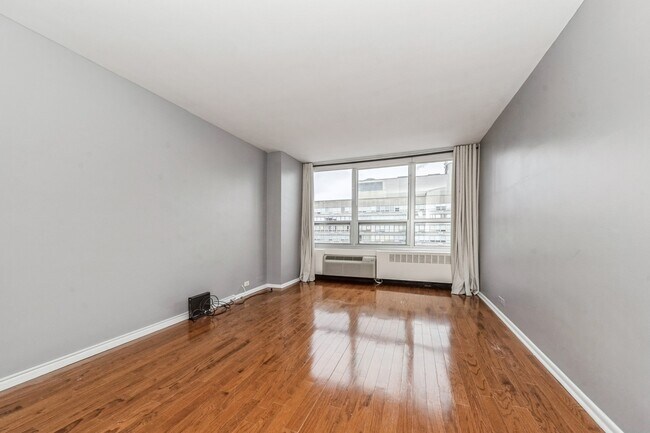 Foto del edificio - 4800 S Chicago Beach Dr