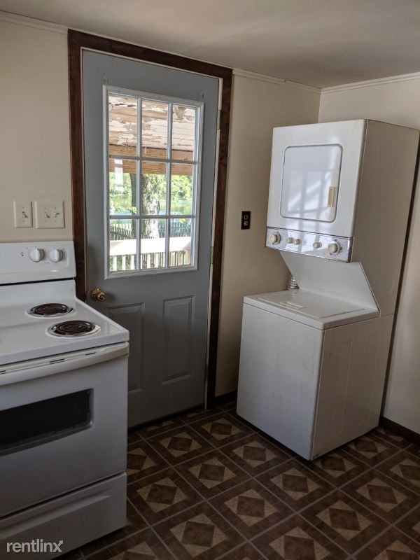 Building Photo - 2 br, 1 bath House - 453 1/2 N River St