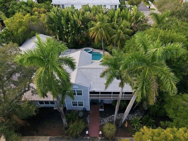 Building Photo - 459 NE 15th Ave