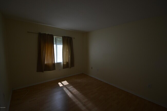Building Photo - 2233 Flower Tree Cir